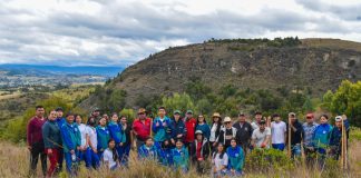 Urbaser y jóvenes de Oicatá siembran 200 plantas nativas en Las Pilas
