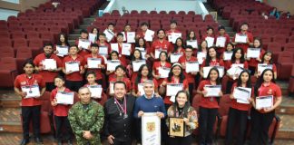 25 jóvenes de la Banda de Samacá reciben becas tras triunfo mundial